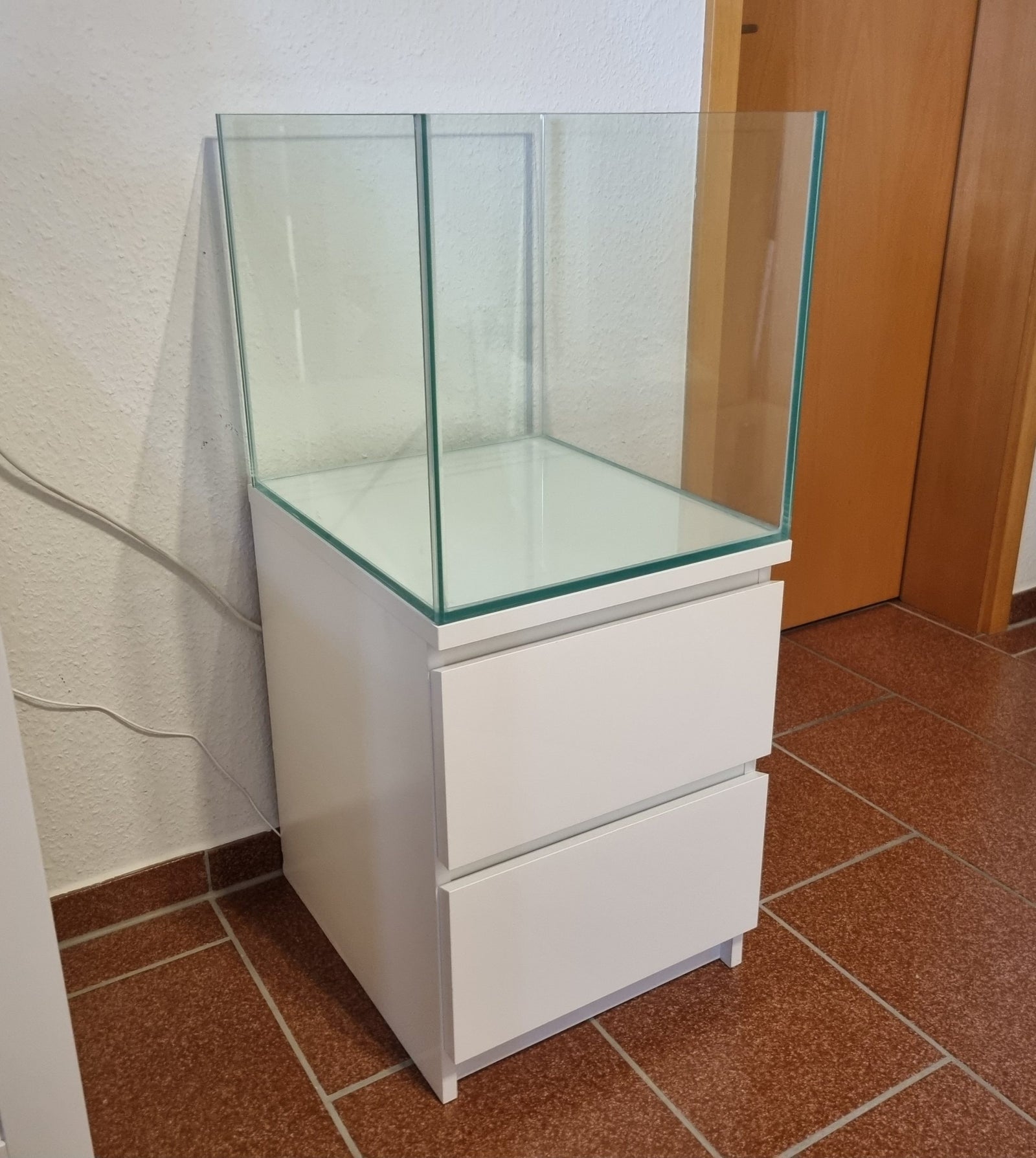 75L Aquarium 40x47x40cm für IKEA Malm aus Weißglas mit transparentem Silikon
Aquarium 94L 40x47x50cm für IKEA Malm aus Weißglas mit transparentem Silikon


