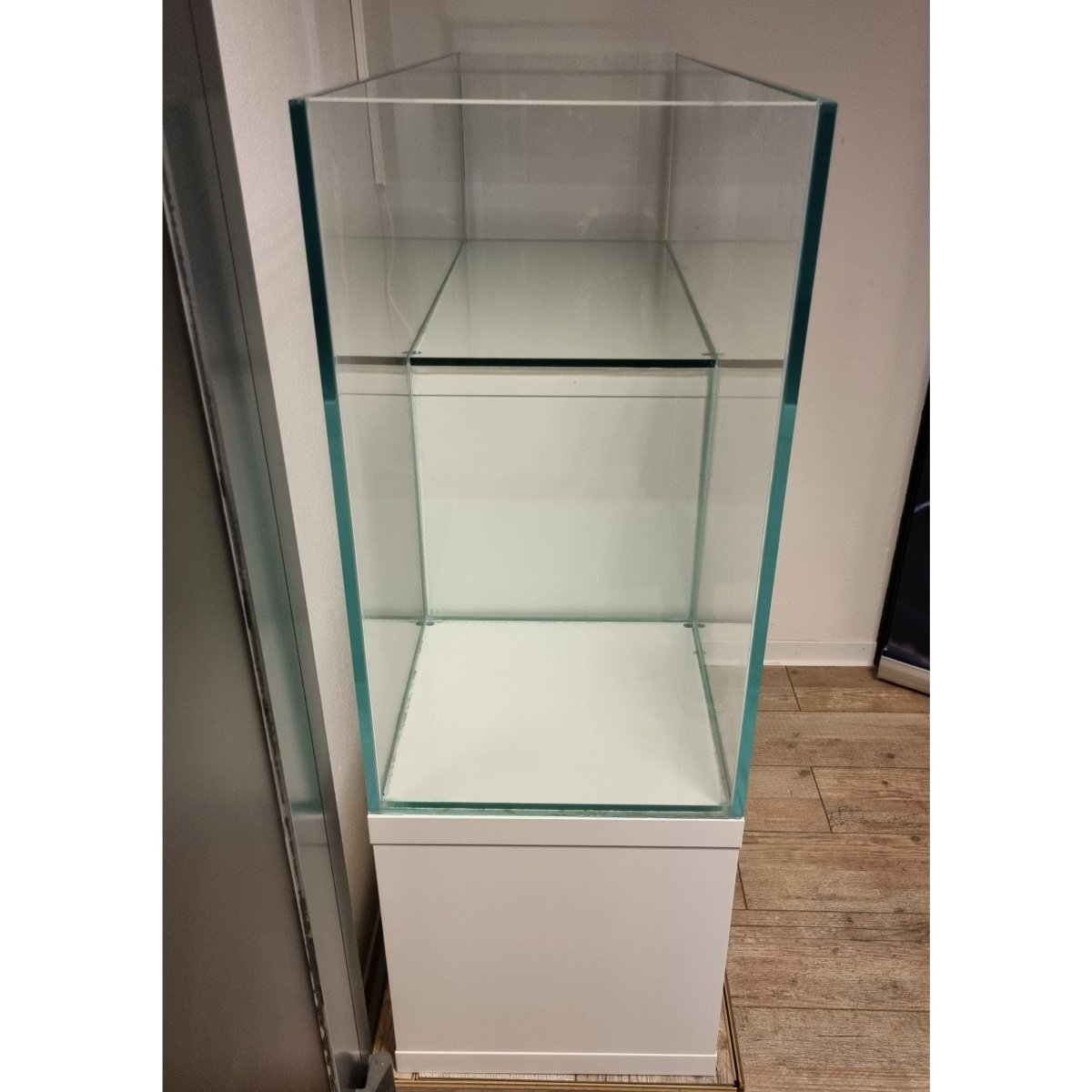 Weißglasbecken für Aquascaping geeignet

Hochwertiges Glasbecken 10mm – Stabile Konstruktion