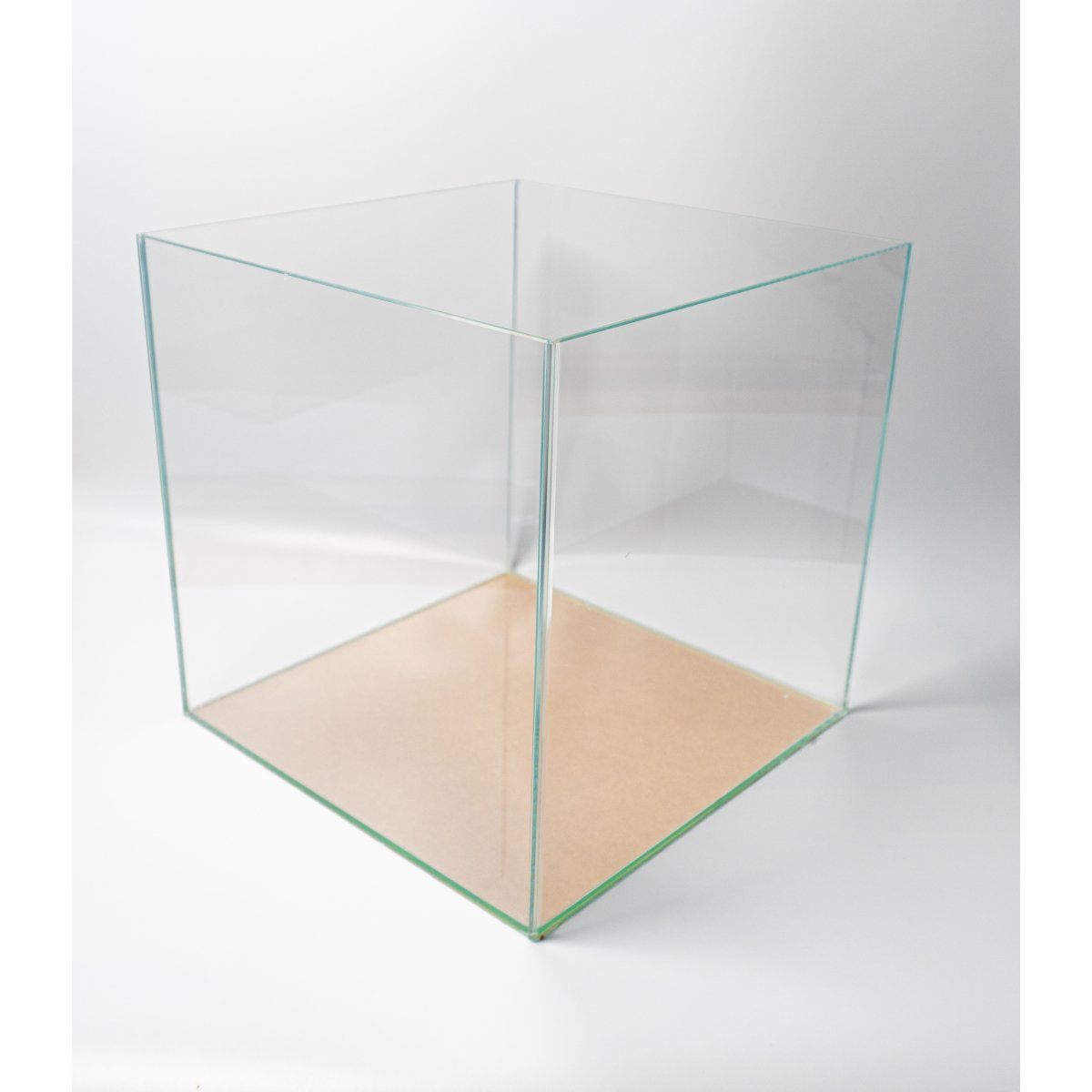 OptiWhite-Aquarium 30x30x30cm (LxTxH) 27l - GarnelenTv-Shop

OptiWhite Aquarium 30x30x30 cm aus Weißglas

